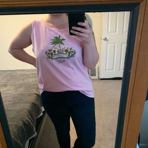 LAT Tops - Light Pink Graphic Tank Top Size XL